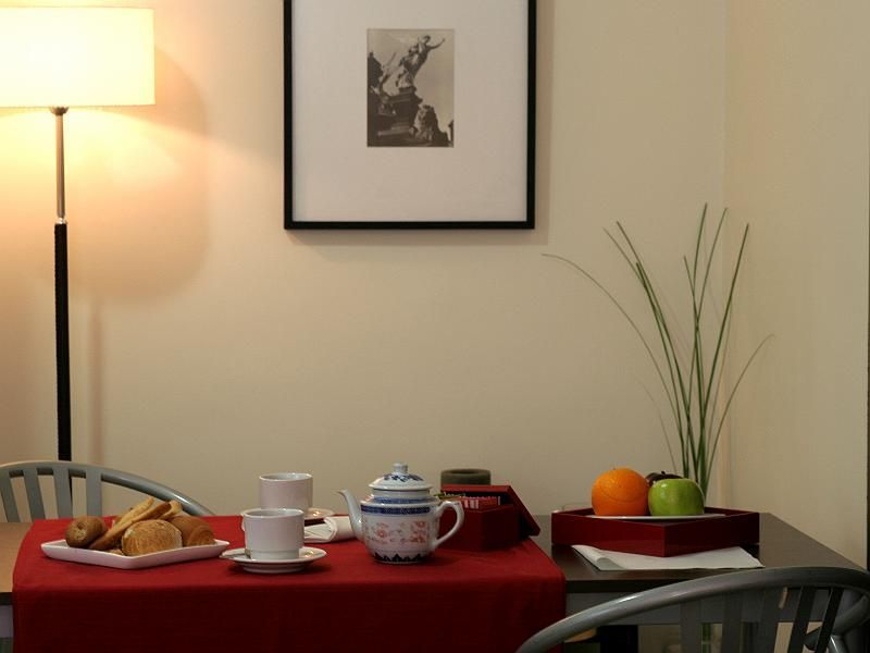 Loi Suites Arenales Buenos Aires Exteriör bild