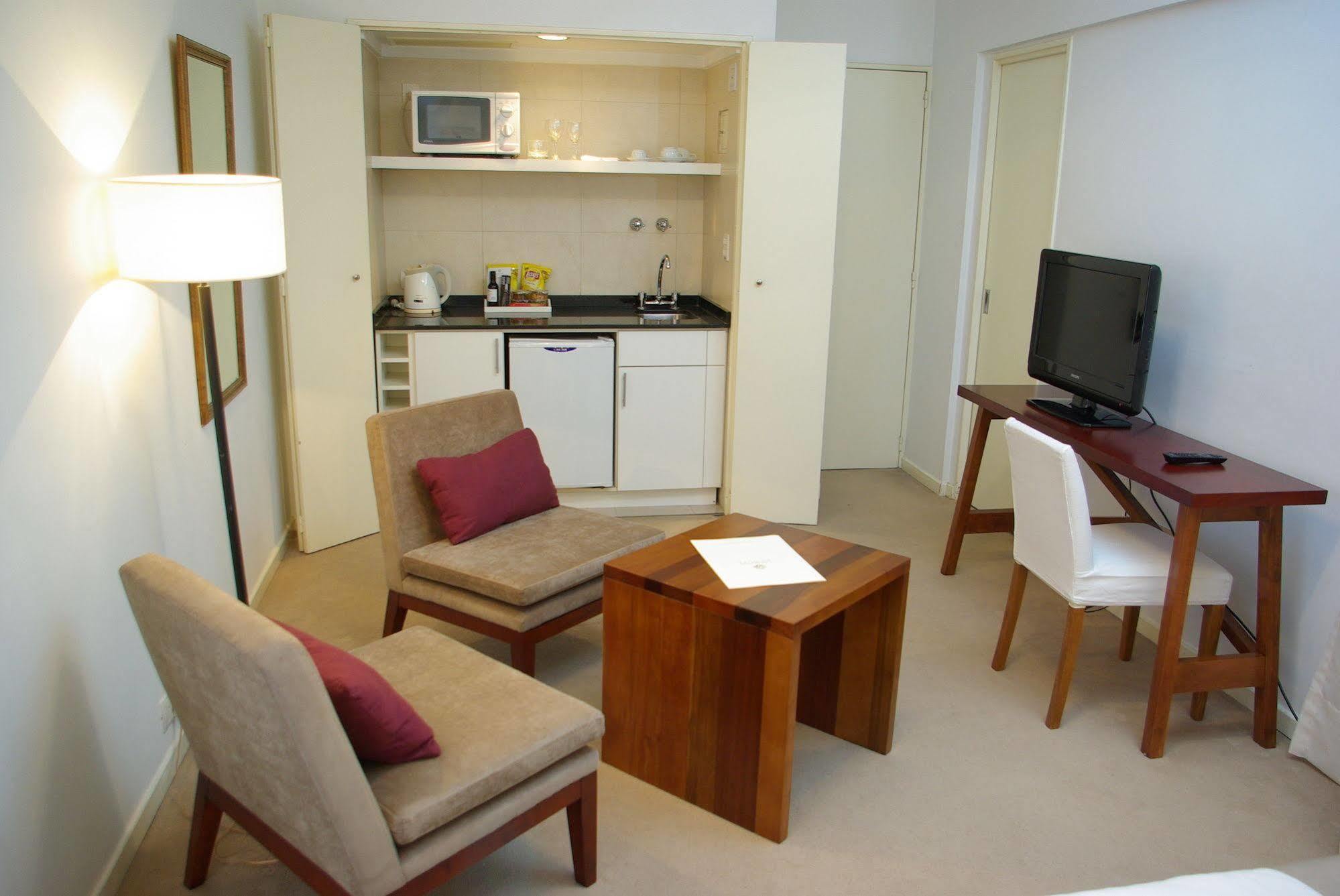 Loi Suites Arenales Buenos Aires Exteriör bild