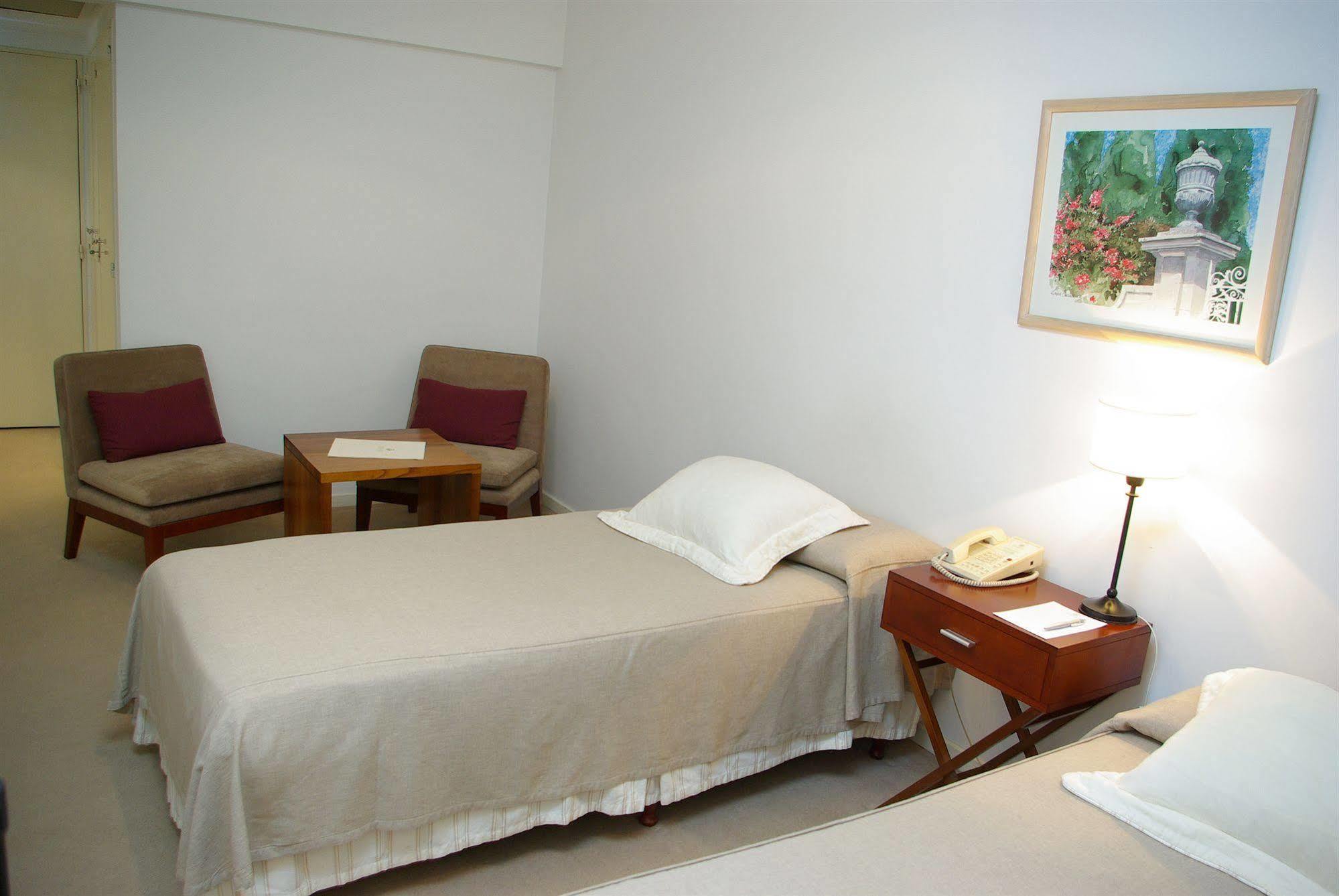 Loi Suites Arenales Buenos Aires Exteriör bild