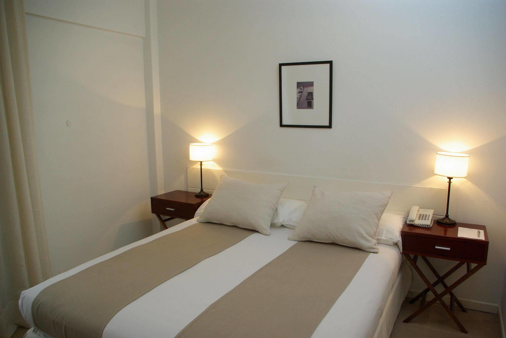 Loi Suites Arenales Buenos Aires Exteriör bild