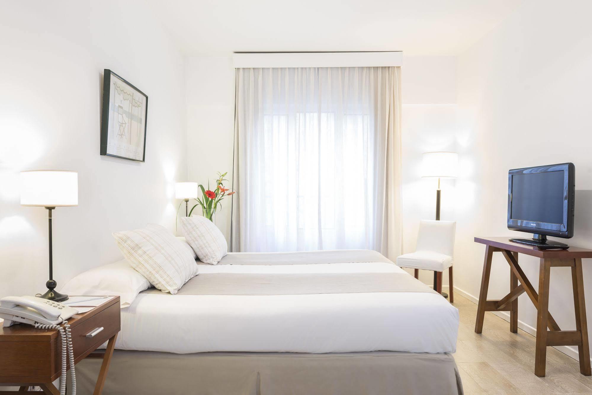 Loi Suites Arenales Buenos Aires Exteriör bild